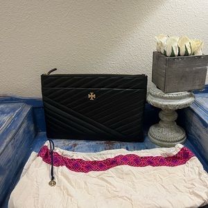 Authentic nwot Tory Burch clutch